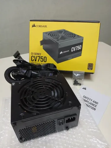 Fonte Gamer Corsair CV750 - 750W Praticamente Nova