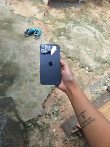 Vendo ou troco esse iphone pra hojee perfct