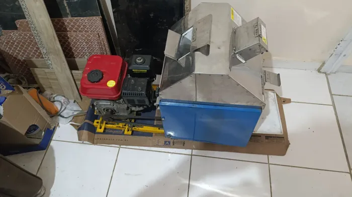 Vendo moenda de cana maquitron pouco uso com nota fiscal