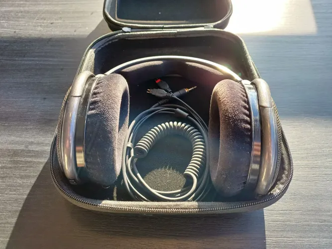 Sennheiser HD650 (made in Ireland)