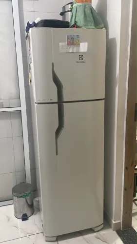 Geladeira com defeito electrolux DF35a Frost Free
