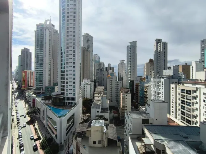 Locação Anual: Apartamento Frente Rua Próximo da Barra Sul com Vista Mar e Rio - 2 Dormitó