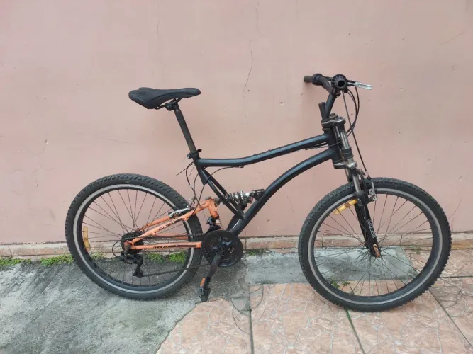 Bicicleta Caloi Original Aro 26 SemiNova com Suspensão - Muito Conservada