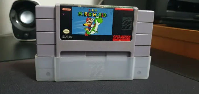 Super Mario World - SNES (cartucho+capinha antipoeira) (SNS-MW-USA-1)