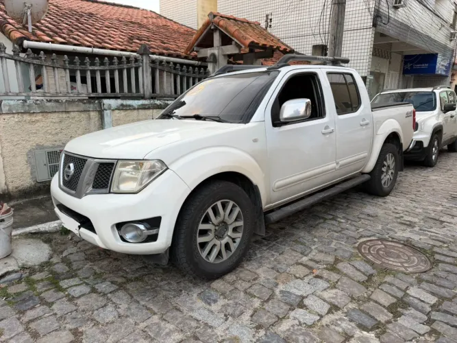 Nissan Frontier SL CD 4X4 2.5tb Diesel AUT 2015