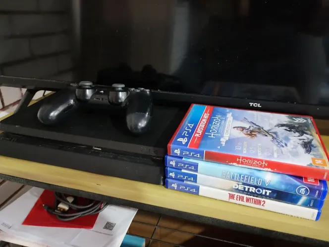 Vende-se ps4 slim