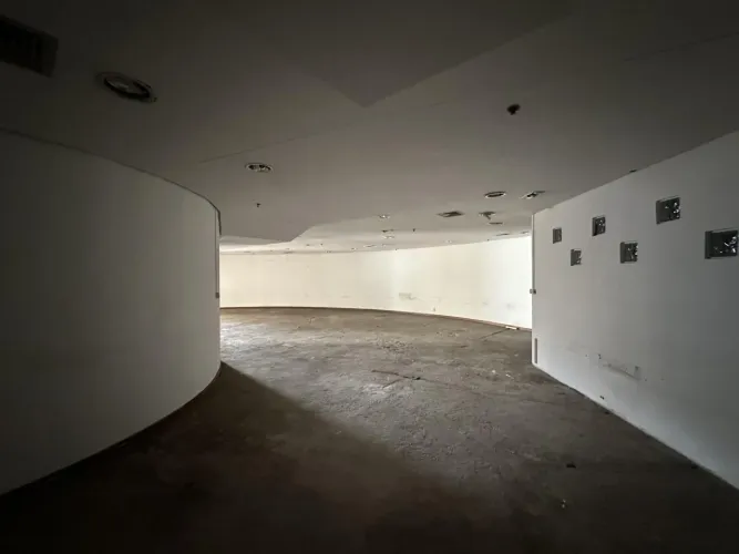 Sala comercial no coração do Centro! Excelente custo benefício!