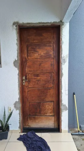 Porta em madeira