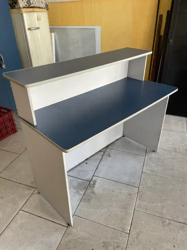 Escrivaninha (mesa) para estudos e trabalho