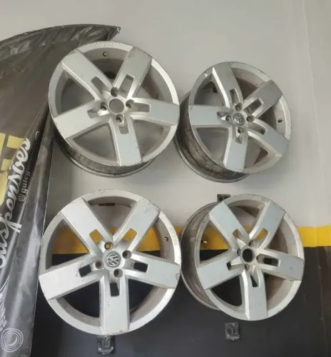 Rodas aro 18 Volcano Strong