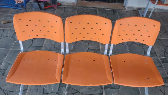 Cadeira longarina três lugares