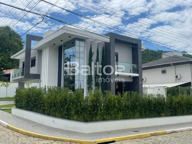 Casa no Condomínio Haras Rio do Ouro em Balneário Camboriú