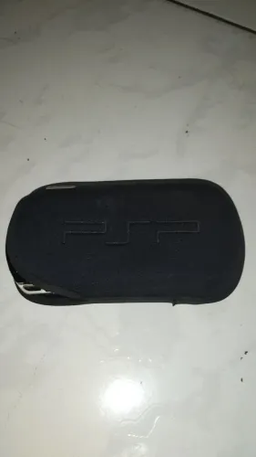 vendo PSP, trocar bateria e analógico, acompanha case