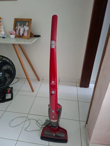 Aspirador de pó 2 em 1 Electrolux (pouco usado)
