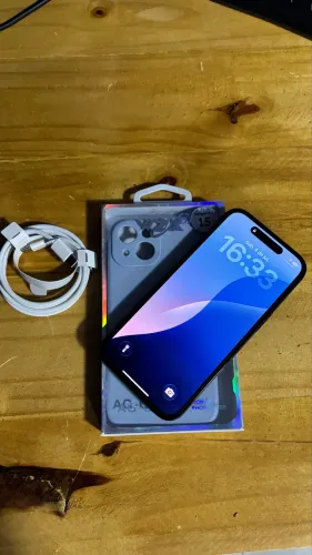 iPhone 15 128GB - Muito Novo