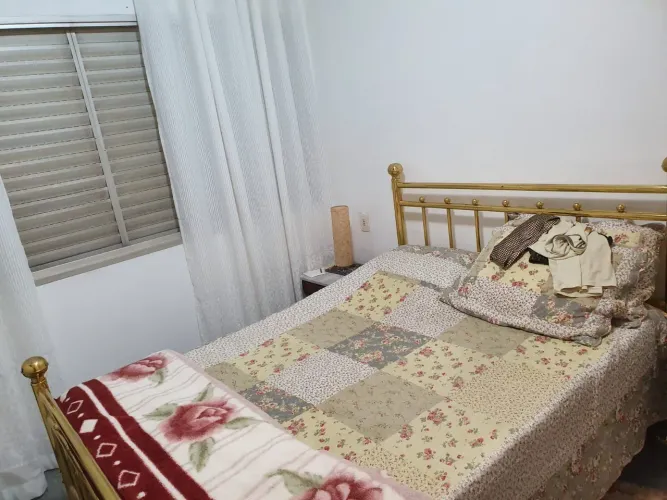 Cama de Casal Vintage em Ferro Dourado. Linda e Muito Conservada