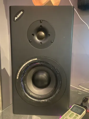 Monitor de áudio Alesis monitor MK2