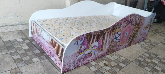Cama carruagem infantil com colchão