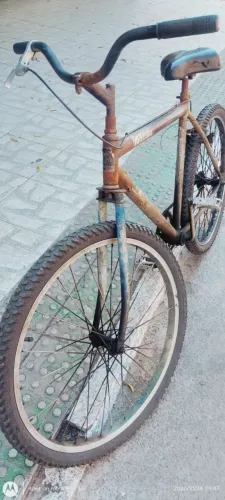 Vendo essa bicicleta andando direitinho 70 reais *.