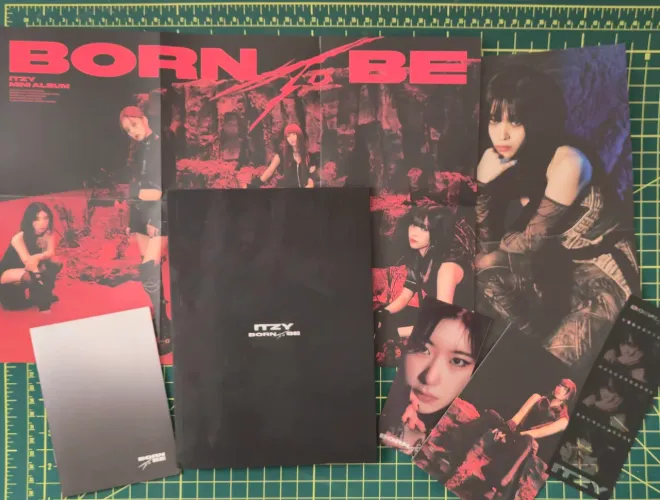Álbum kpop Born To Be Itzy COMPLETO