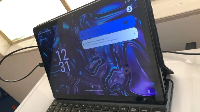 Tablet semi novo