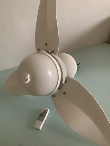 Ventilador de teto com controle remoto