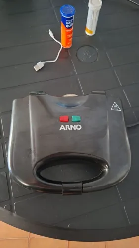 Vendo sanduicheira Arno