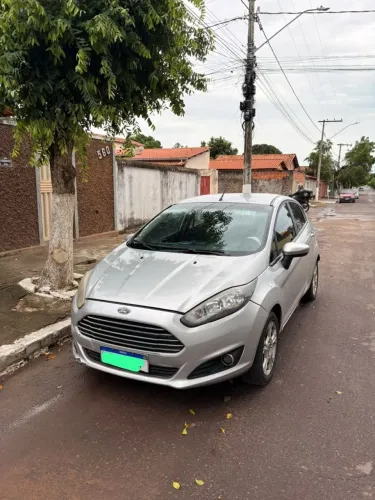 Ford Fiesta 1.5 16V Flex Mec. 5P 2015