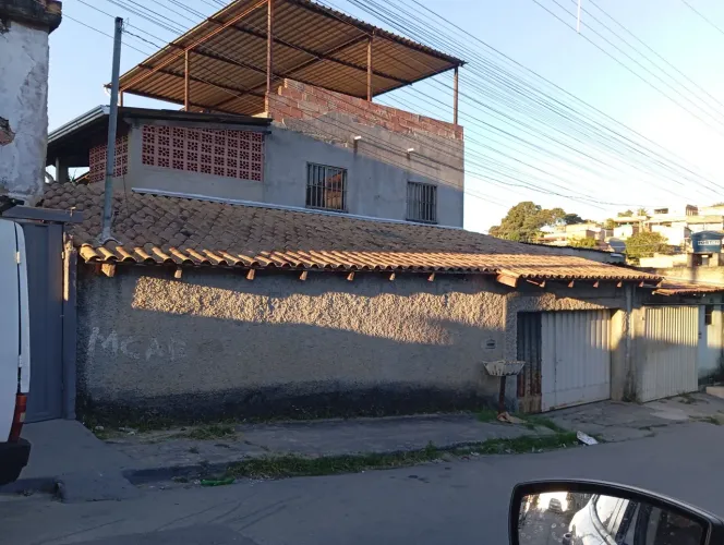 Compre uma e leve duas casas