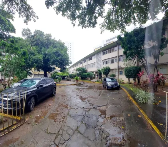 APARTAMENTO com 125m², VENDA R$ 400 MIL OU ALUGUEL R$ 4 mil/TAXAS INCLUSAS, Aflitos, Recif