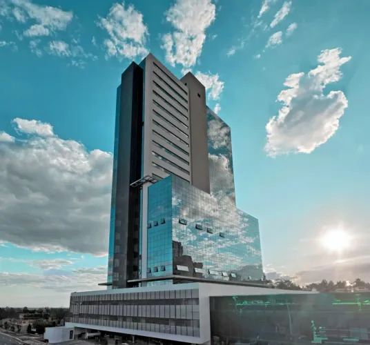 Sala comercial - Alonso y Alonso - High Business - Edifício de alto padrão - Vista fantást