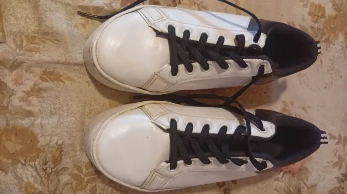 Tênis Casual Branco e Preto Plataforma - Tam. 38