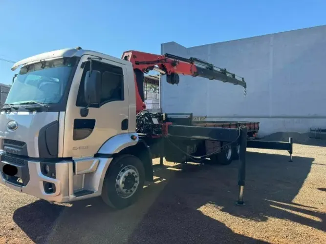 Ford Cargo 2428 6x2 Ano 2012