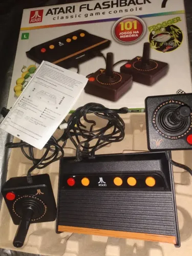Videogame Atari flashback 7 novo, nunca usado, com 101 jogos na memória. Vendo ou troco