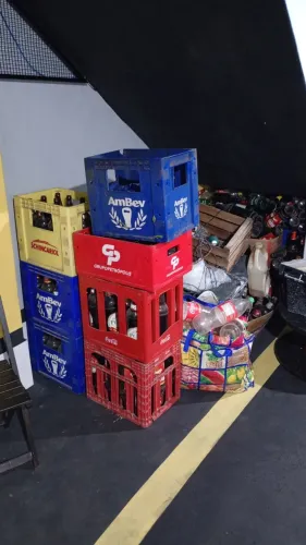 Engradados de AmBev Coca Cola retornável