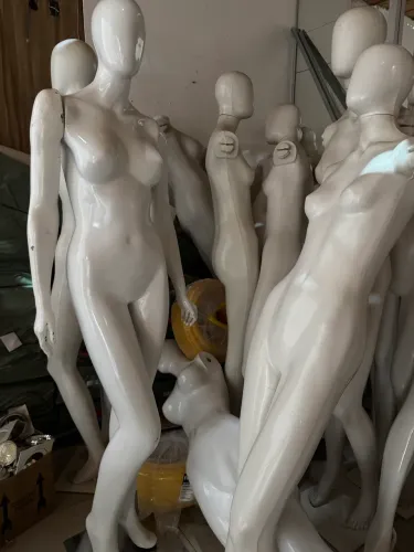 Manequins