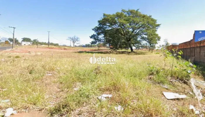 Área disponível para venda no bairro Mansour em Uberlândia-MG