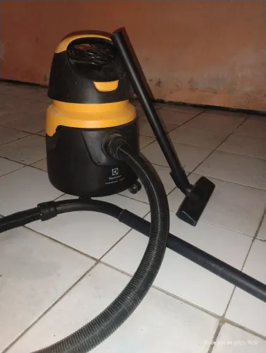 Vendo Aspirador Eletrolux