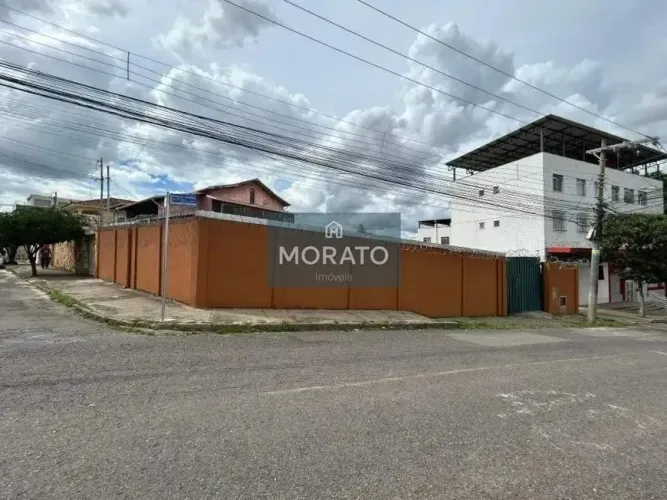 Lote com 396 m² a venda no bairro Dona Clara.
