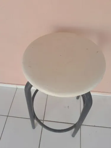 Banco de Cozinha Semi Novo 