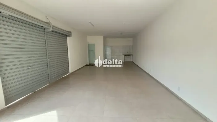 Loja disponível para locação no bairro São Jorge em Uberlândia-MG.