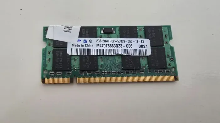 Memória RAM para notebook 2GB Samsung M470T5663QZ3-CE6