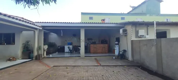 Vendo ótima Casa Residencial/Comercial - Bairro Araés