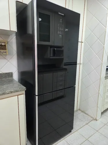 Geladeira Panasonic Econavi Inverter 480L Black Glass - Frost Free - Seminova - Leblon