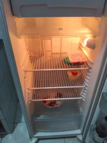 Vende-se Geladeira Consul Frost-Free