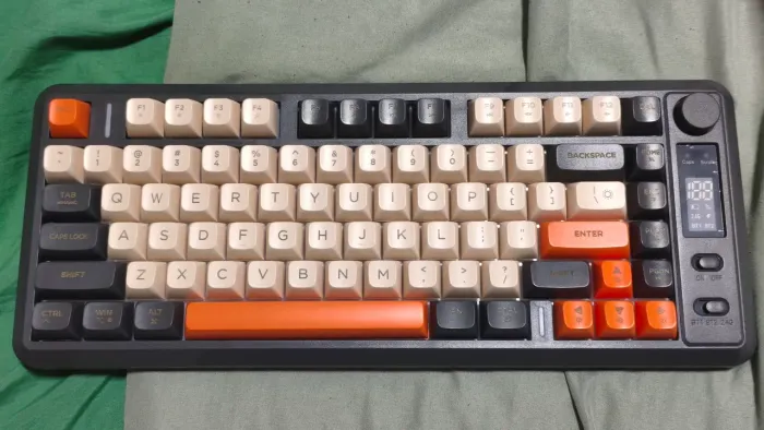 Teclado Gamer Freewolf M75 sem fio