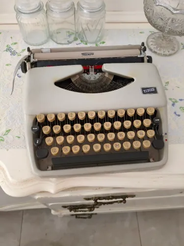 Máquina Alemã Triumph tippa 1960 funcionando perfeita