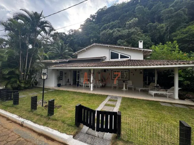 Casa com 3 dormitórios à venda, 250 m² - Praia de Paúba - São Sebastião/SP