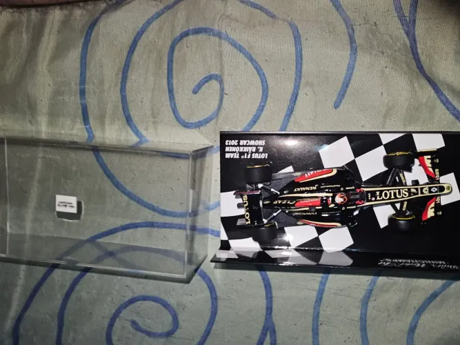 Minichamps 1/43 Lotus Show car 2013 Kimi Raikkonen