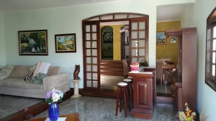 MARAVILHOSA CASA EM MOGI DAS CRUZES - 380,00M2 DE ÁREA CONSTRUÍDA - TERRENO DE 500,00 M2